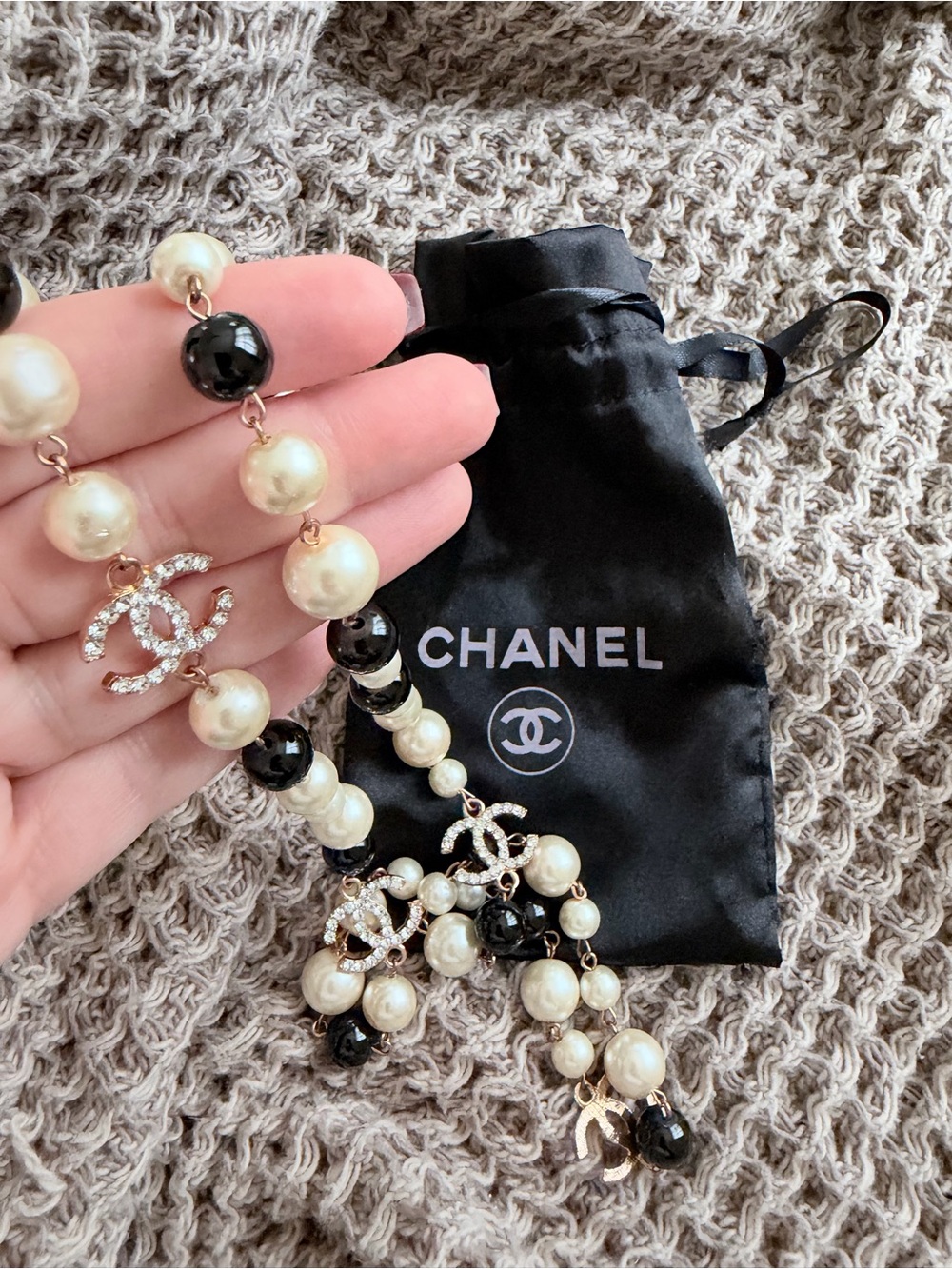 CHANEL Black and Cream Pearl CC Charm Necklace